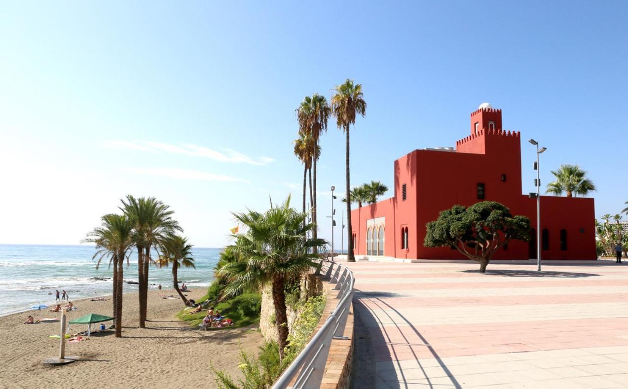2 Bedroom Apartment Benalmadena Bagian luar foto