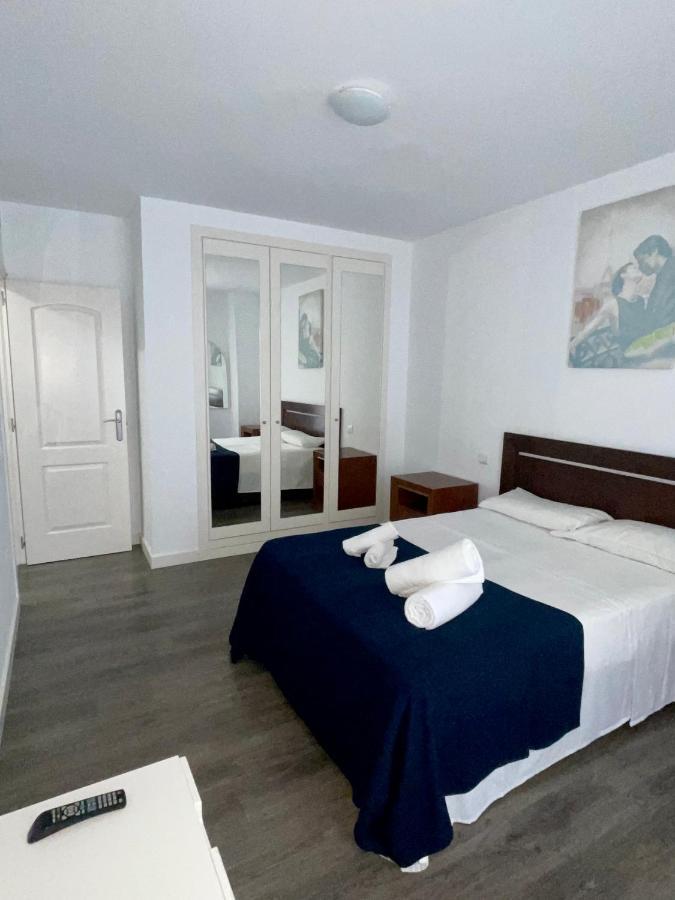 2 Bedroom Apartment Benalmadena Bagian luar foto